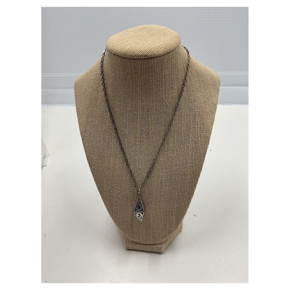 Vintage Silver Tone Filigree Pendant Necklace Rhombus Shape